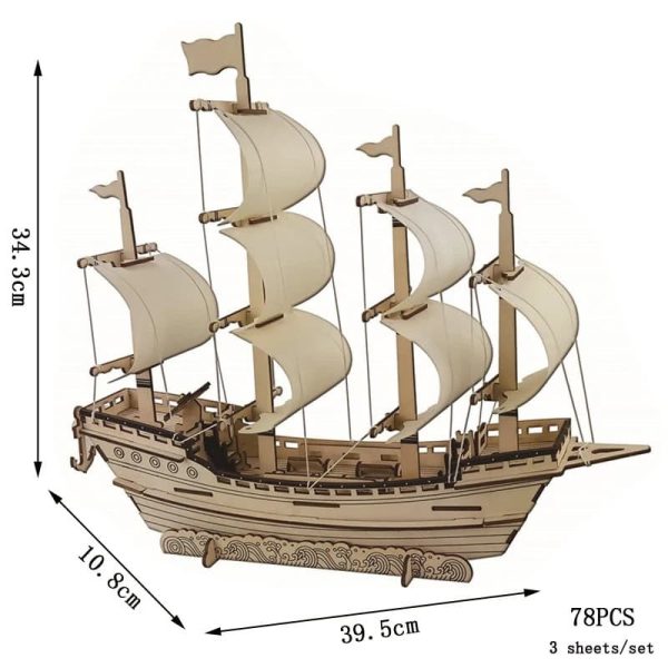 Träfartyg med tygsegel, modell av piratskepp eller gammalt fartyg, samlarobjekt, perfekt för en maritim eller nautisk inredning.