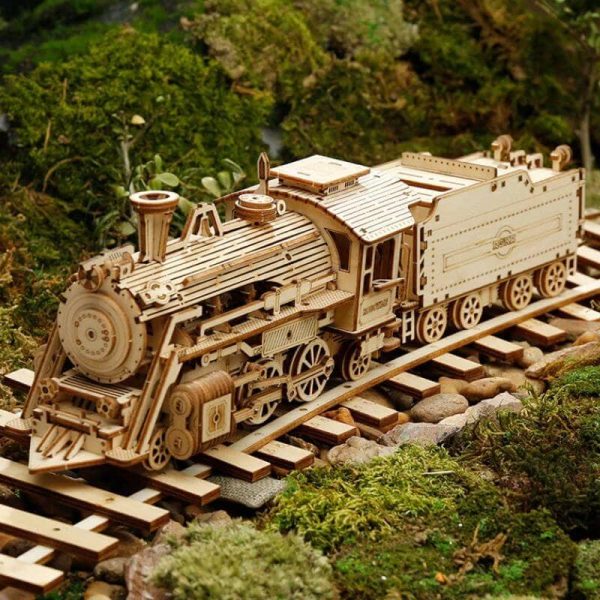 Miniatyr trä-lok, perfekt för vetenskaplig dekoration eller tågmodell samling.
