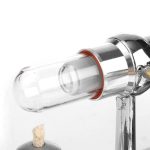 Glaspipett för vetenskapliga experiment, använd i laboratorier för att överföra vätskor med precision.