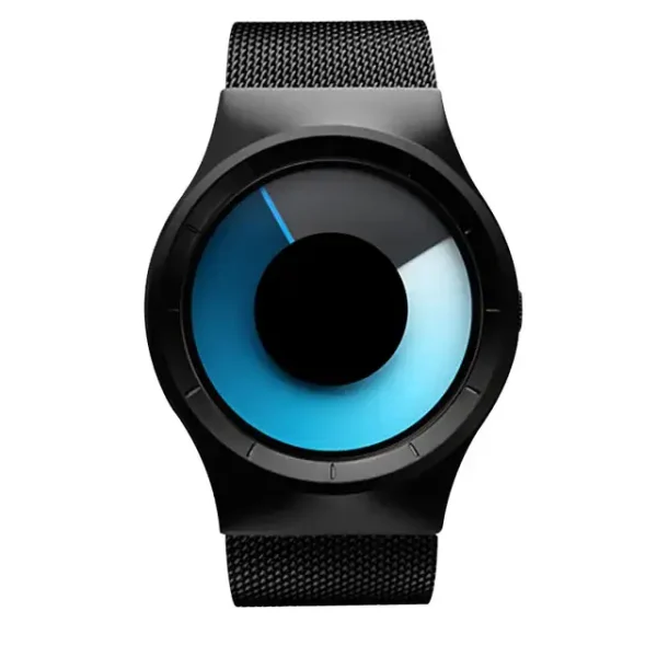 Modern smartklocka med cirkulär urtavla och svart tygarmband, som visar en innovativ och ren gränssnitt för en futuristisk stil.