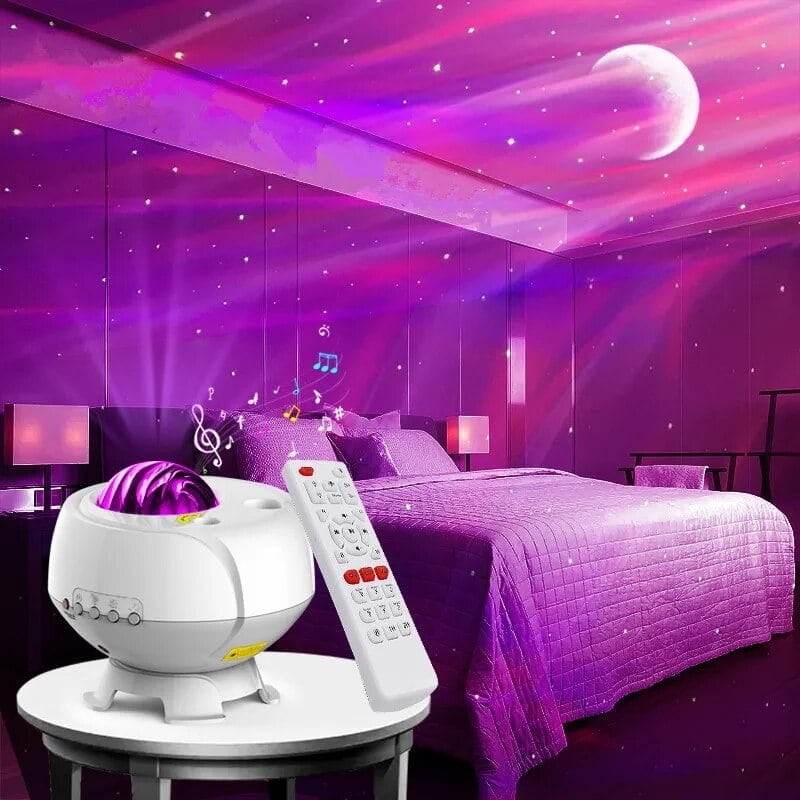 Kosmisk projektorlampa i ett sovrum, som skapar en stjärnig atmosfär med lila färger och en nattlig himmel, idealisk för avslappnande och immersiv inredning.