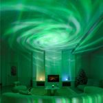 Grön ljuseffekt i spiral i ett modernt vardagsrum med minimalistisk inredning, vilket skapar en futuristisk och mystisk atmosfär.