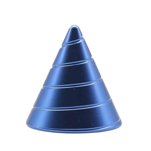 Blå metallpyramid, dekorativt objekt inspirerat av vetenskap, idealisk för modern dekoration eller ett utbildningsutrymme.