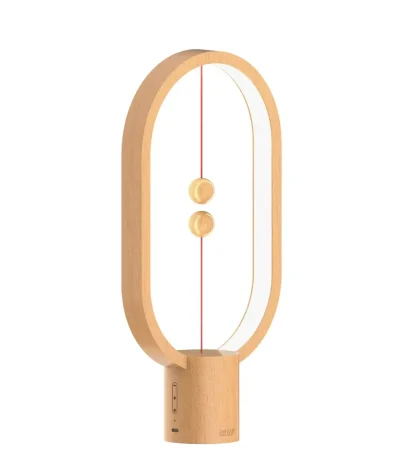 Skrivbordslampa i trä med ren design, perfekt för inredning och belysning av kontor eller vardagsrum.
