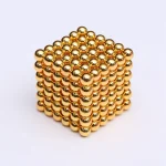 3D-magnetisk kub i guld, perfekt för vetenskaplig dekoration eller konstnärlig skapelse.