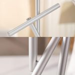 Vetenskaplig lampfot i aluminium, minimalistisk och modern design, idealisk för ett kontor eller ett vetenskapligt arbetsutrymme. Lätt att montera och hållbar.