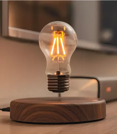 Vintage LED-lampa med synlig glödtråd, varmt ljus, retrodesign, industriell stil, idealisk för ett modernt eller vintage hem.