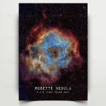 Bild av en färgglad nebulosa i rymden, som representerar Rosetten, med nyanser av blått, rött och orange, perfekt för vetenskaplig inredning eller astronomisk illustration.