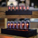 Vintage Nixie-klocka med urladdningstuber för en unik retro- och vetenskaplig dekoration.