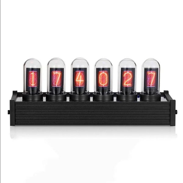 Vintage Nixie-klocka med sex glasrör som visar upplysta siffror, placerad på en svart hållare, retro och vetenskaplig stil.