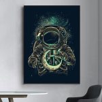 Illustration av en astronaut i rymddräkt som håller ett vetenskapligt verktyg i en galaktisk miljö.