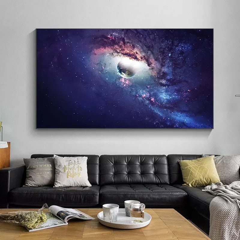 Väggpanel som föreställer en galax och ett svart hål i rymden, perfekt för modern och inspirerande inredning.