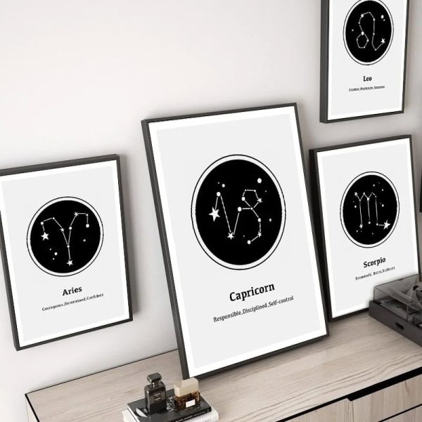 Fyra affischer med zodiakens konstellationer Väduren, Oxen, Stenbocken och Skorpionen, inramade och hängande på väggen, modern astral dekoration.