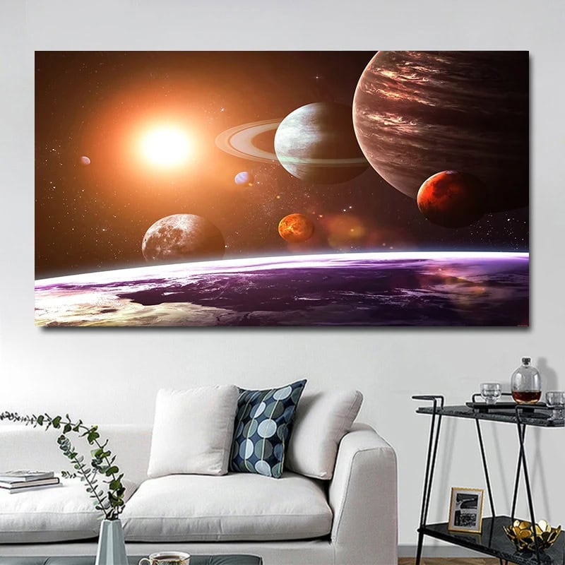 Planeter och solen i det kosmiska rummet, illustration av universum med flera himlakroppar och en strålande sol.