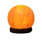 Himalayasaltlampa, mjukt och avslappnande ljus, perfekt för inredning eller som nattlampa.