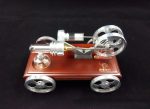 Miniatyr ångmotor i modell för vetenskaplig demonstration.