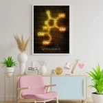 Foto av den molekylära strukturen av vitamin C belyst i neon på en svart tegelvägg.