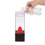 Vattendispenser med plastflaska och ånggenerator, perfekt för vetenskapliga experiment eller utbildningsdekoration.