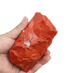 Rå röd jaspis, naturligt mineral.
