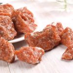 Krispiga och smakfulla köttbitar, perfekta för en smakprovning eller ett hemlagat recept.