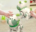 Interaktiv robot för barn med söt djurdesign och utbildningsfunktioner. Perfekt för att stimulera nyfikenhet och lärande hos unga barn.