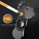 Multifunktionell nyckelring med värme- och brandbeständig tungsten-skydd, utrustad med en larmfunktion och modern design, idealisk för personlig säkerhet.
