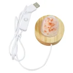 Rosa saltlampa i kristallform, drivs av USB-kabel, idealisk för vetenskaplig och naturlig dekoration.