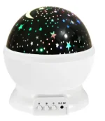 Stjärnprojektorlampa med natthimmel, måne och färgglada stjärnor, idealisk för barnrum eller vetenskaplig dekoration. Skapar en avslappnande och magisk atmosfär i rummet.