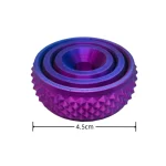 Anodiserad lila aluminiumspak med texturerad yta, diameter 4,5 cm, idealisk för vetenskaplig eller mekanisk dekorationstillbehör.
