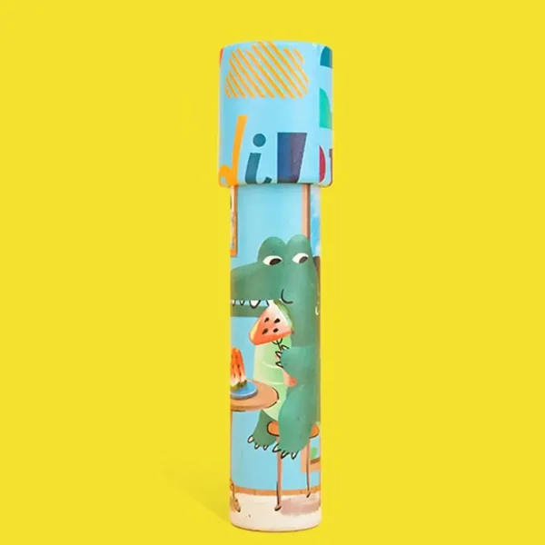 Lekfull klädnypa i form av en krokodil med färgglad design, idealisk för hemdekoration eller för att lägga till en rolig touch till tvätten.