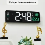 Modern digital klocka med visning av tid, temperatur och datum, dekorerad med gyllene musiknoter, perfekt för inomhusdekoration.