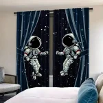 Fönsterdekoration med två astronauter som svävar i rymden, som illustrerar en mystisk och futuristisk rymdscen. Perfekt för en tematisk vetenskaplig eller rymdinredning.