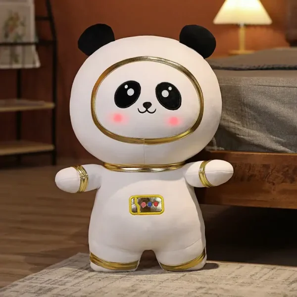 Söt panda-robotgosedjur med astronauthjälm, dekorativ och lekfull, perfekt för vetenskaplig inredning eller för barn.