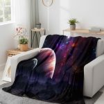 Sofföverdrag med galaxmönster.