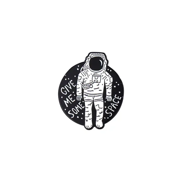 En stiliserad astronaut med hjälm i ett svart utrymme, omgiven av frasen "Give me some space" i vita bokstäver.