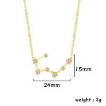 Halsband med konstellationshäng i guld prytt med diamanter, mäter 24mm brett och 15mm högt, vikt 3g, perfekt för en vetenskaplig och elegant touch.