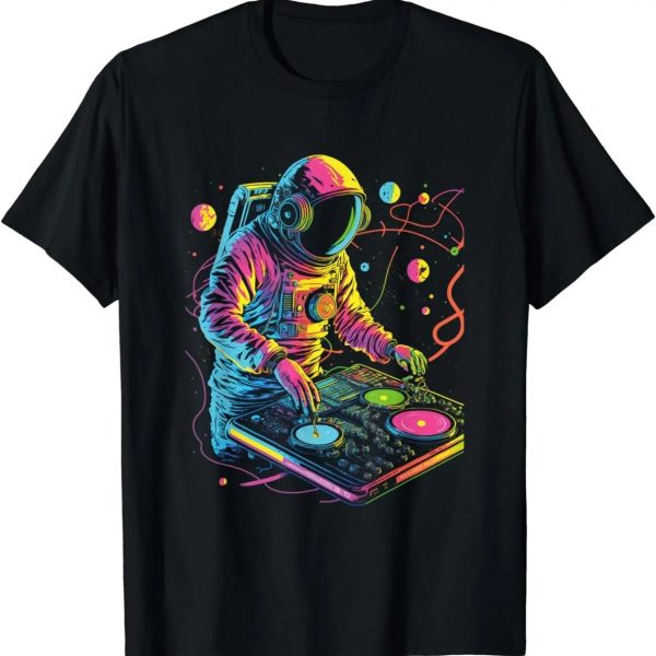 Rymd-DJ i astronautkostym som mixar musik och vetenskap.