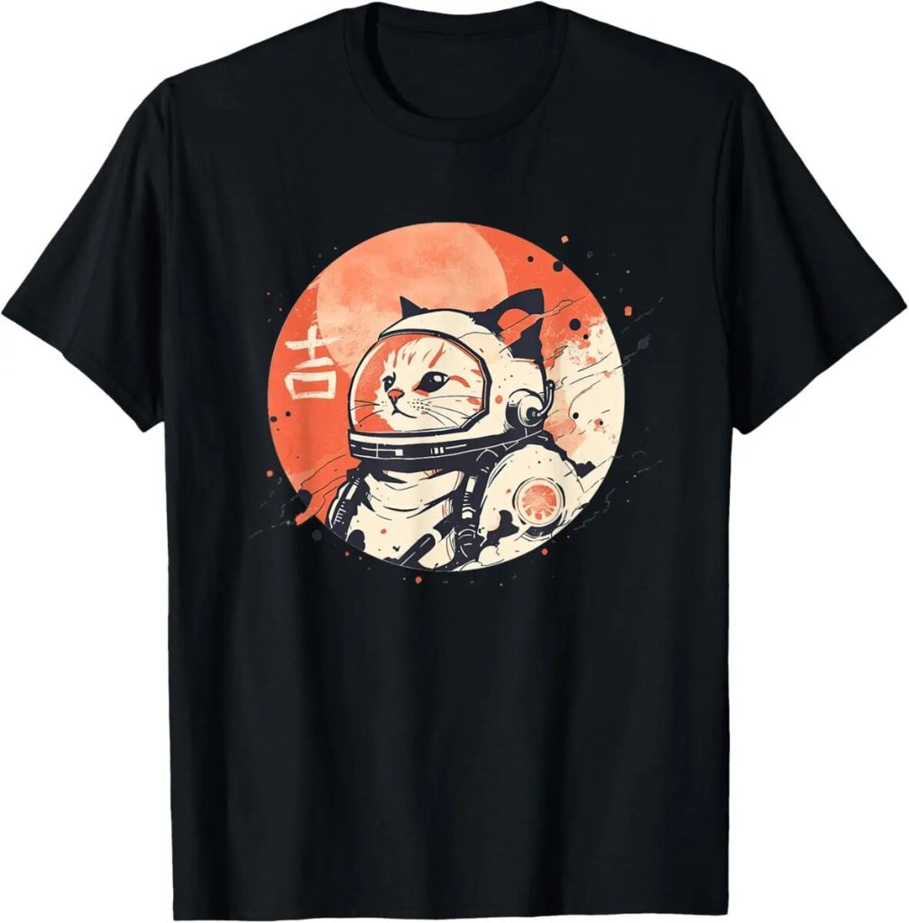Katt astronaut med rymdhjälm med NASA-logotyp, i en konstnärlig stil med en orange månbakgrund.