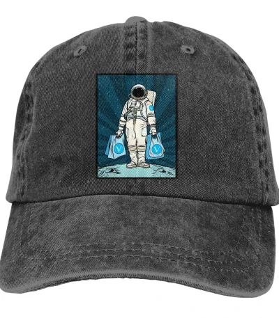 Keps med illustration av en astronaut som bär två ryggsäckar.