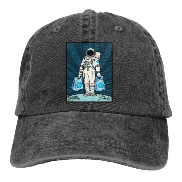 Keps med illustration av en astronaut som bär två ryggsäckar.
