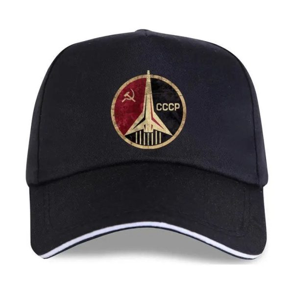 Svart mössa med sovjetisk logotyp, symbol för Sovjetunionen och rymdutforskning, idealisk för historie- och science fiction-entusiaster.