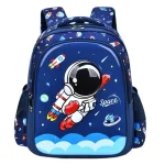 Barnryggsäck med rymdtema med astronauter och planeter.