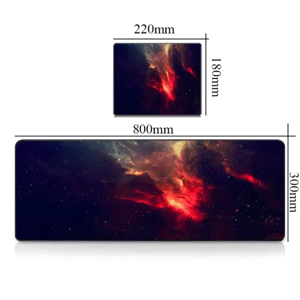Väggpanel som föreställer en bild av rymden med röda och blå nebulosor, mått 800x300mm, idealisk för vetenskaplig eller kosmisk dekoration.