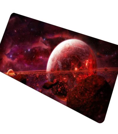 Röd planet med mystisk atmosfär och stjärnor i bakgrunden, i en fantastisk rymdmiljö.