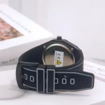 Smart klocka med sensorer för vetenskapliga aktiviteter och exakta mätningar.