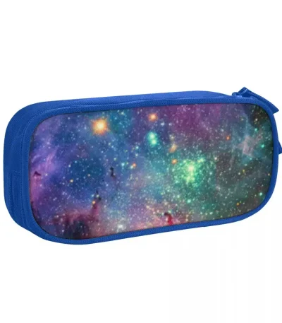 Skolväska med galaxmönster, idealisk för att förvara pennor, blyertspennor och skolmaterial, med en design inspirerad av universum och stjärnor, perfekt för astronomiälskare.