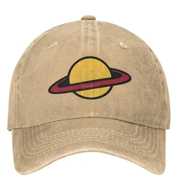 Beige keps med ringplanetlogo, vintage och trendig stil.