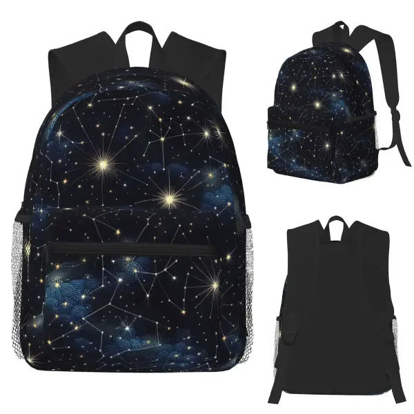 Ryggsäck med mönster av konstellationer och lysande stjärnor, perfekt för astronomi- och vetenskapsentusiaster. Design inspirerad av universum, idealisk för skolan eller utflykter.