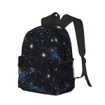 Ryggsäck med universum- och konstellationsmönster.