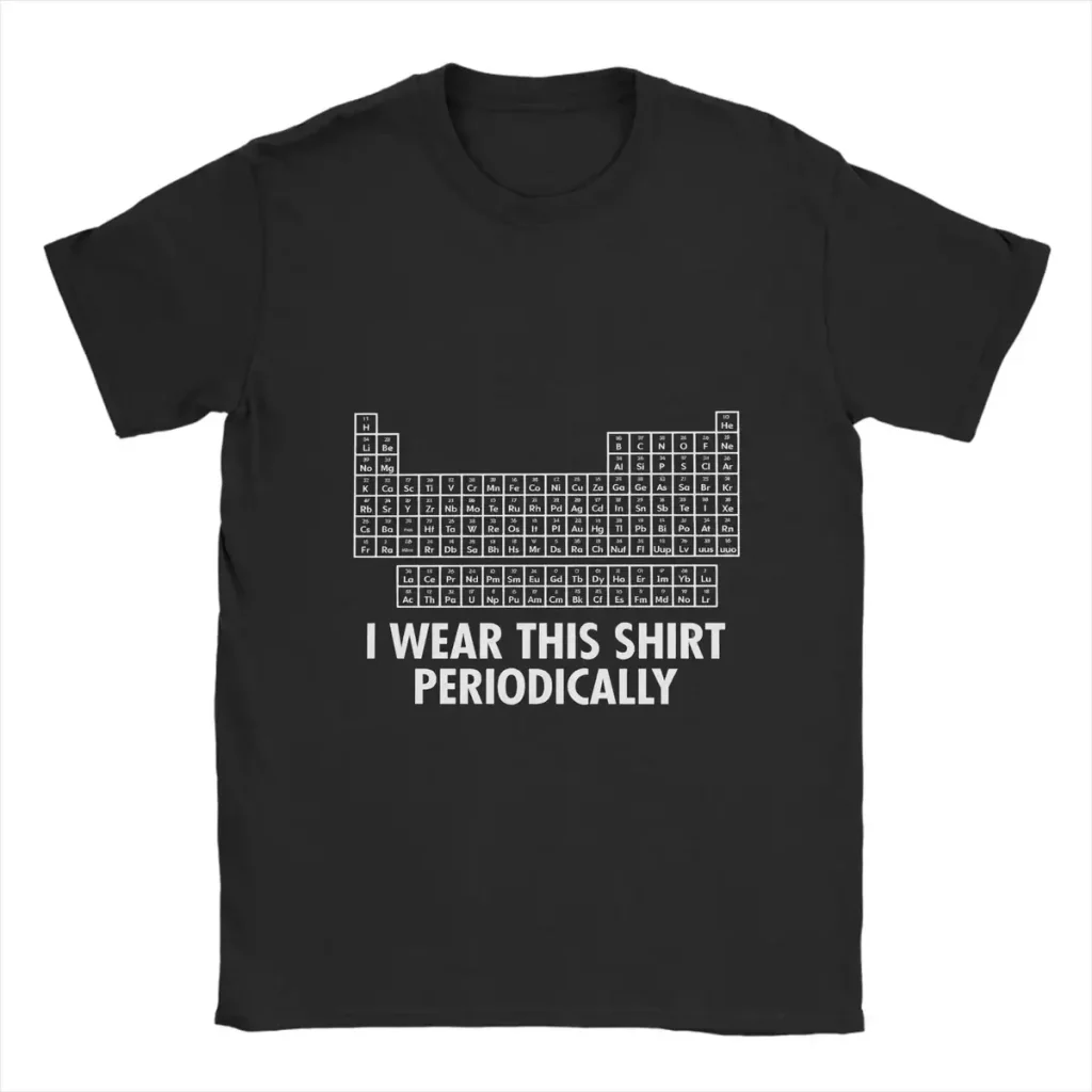 T-shirt med periodiskt system av element och texten "Jag bär den periodiskt" för kemiälskare.
